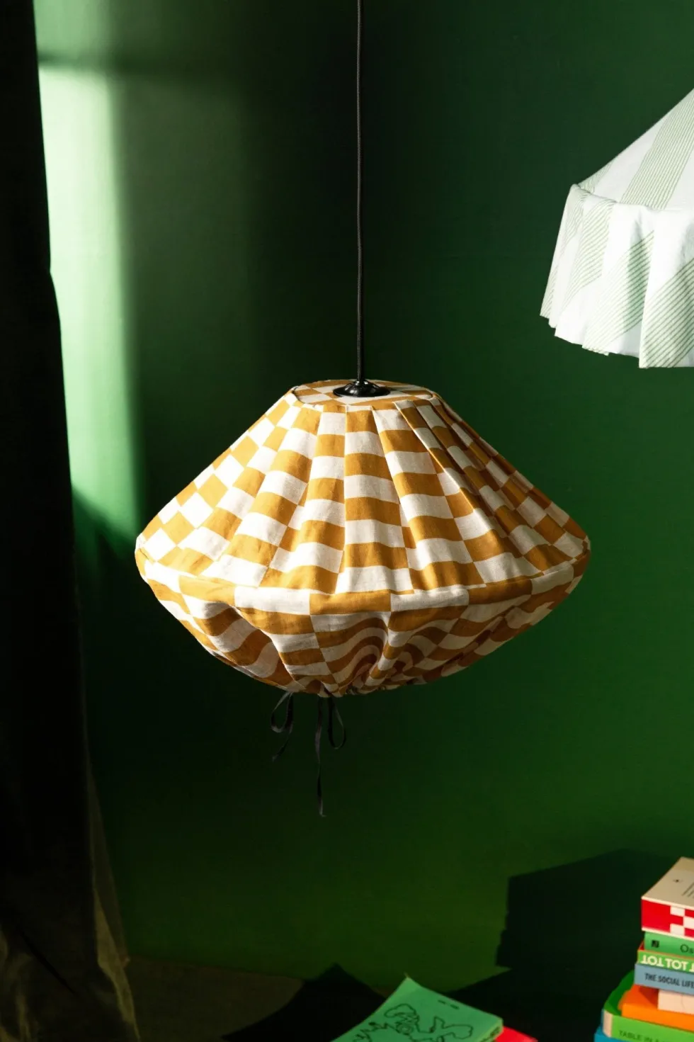 Abat-jour pour suspension en lin français à carreaux jaune moutarde 50 cm Yumi - Nobodinoz