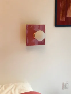Applique murale carré en aluminium et carreaux de céramique rose 20cm Globe Tile - Carré Coco