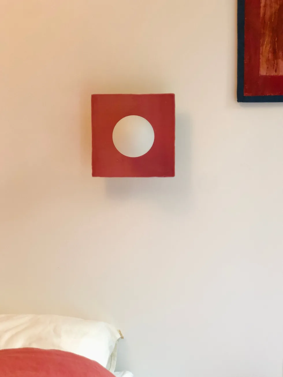 Applique murale carré en aluminium et carreaux de céramique rose 20cm Globe Tile - Carré Coco