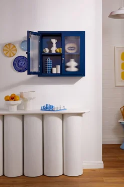 Armoire murale en acier bleu marine et verre cannelé 60x18x57cm The Kit - Mustard Made