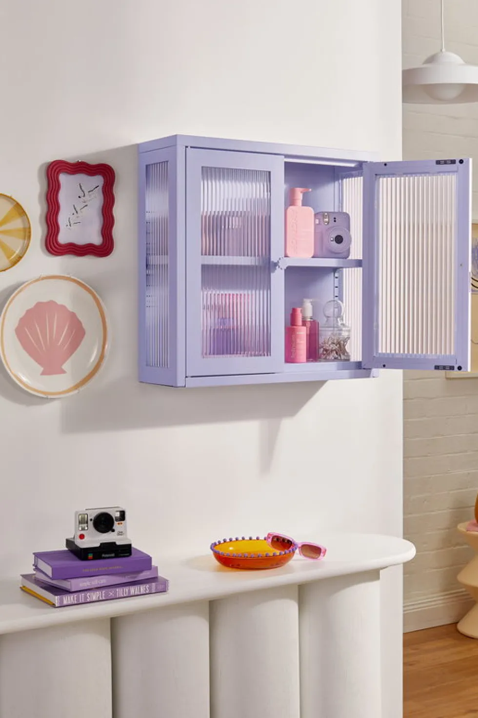 Armoire murale en acier lilas et verre cannelé 60x18x57cm The Kit - Mustard Made