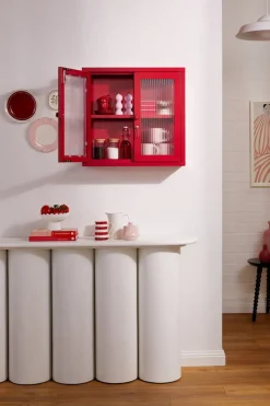 Armoire murale en acier rouge coquelicot et verre cannelé 60x18x57cm The Kit - Mustard Made