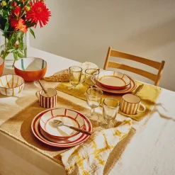 Assiette plate en porcelaine blanche et rouge 27cm - Pomax