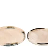 2 assiettes en résine noir et crème Rih - Versmissen