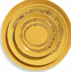 Assiette XS sunny yellow avec motif noir Feast - Serax