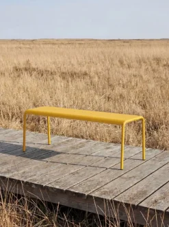 Banc de jardin en acier thermolaqué inoxydable jaune 140x42x45cm Panorama - TIPTOE