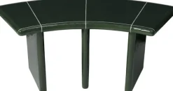 Banc incurvé en béton et fibre de verre vert 45,5x110x40cm Deya - Ferm living