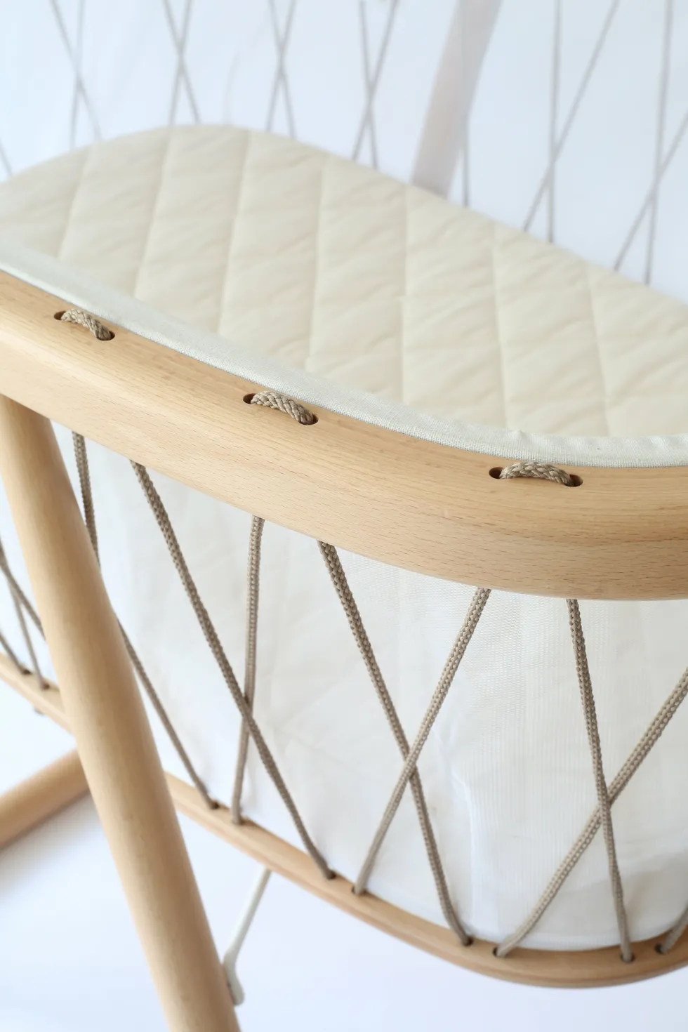 Berceau avec matelas coco hazelnut Kumi - Charlie Crane