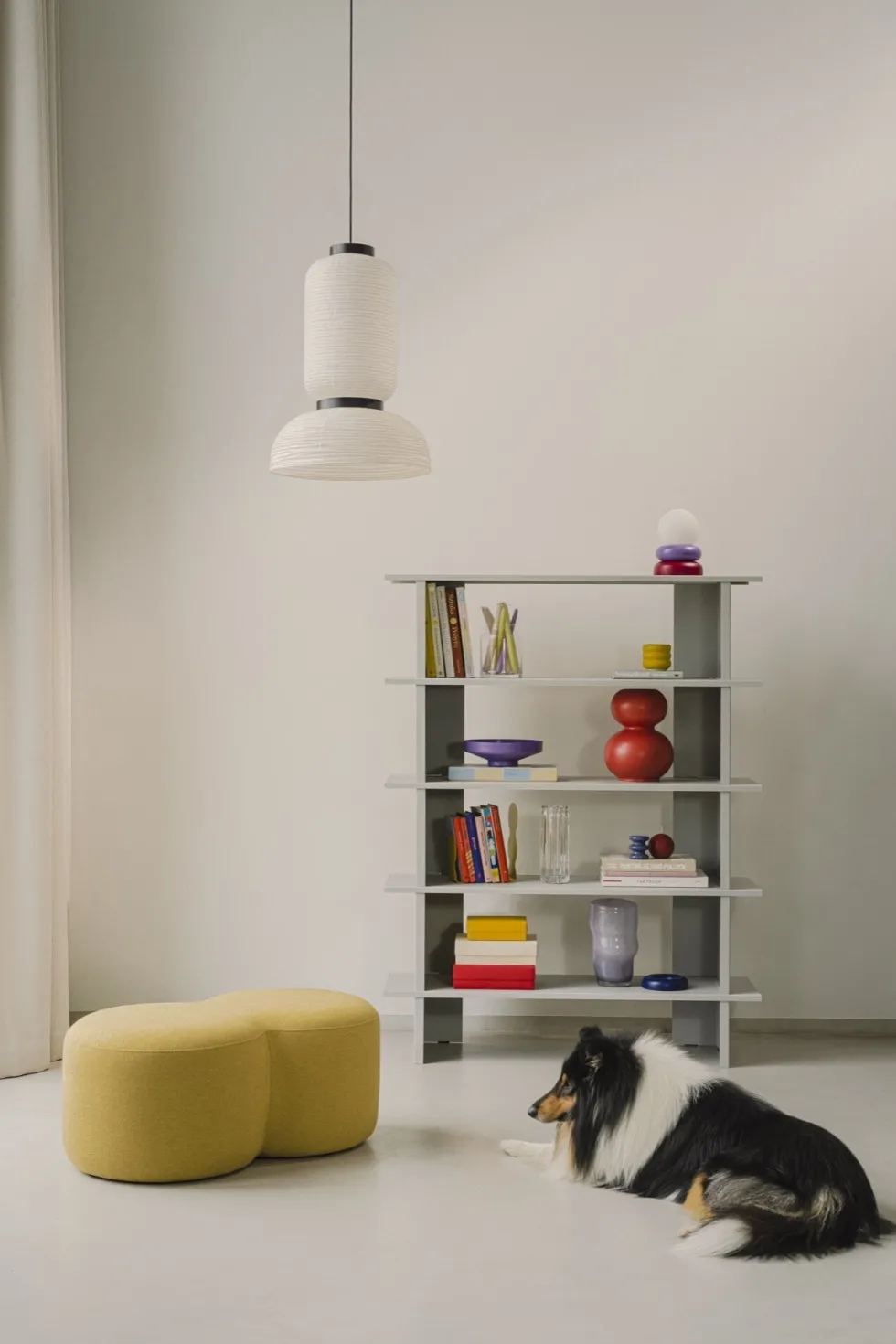 Bibliothèque en acier pebble grey 156cm Hes - noo.ma