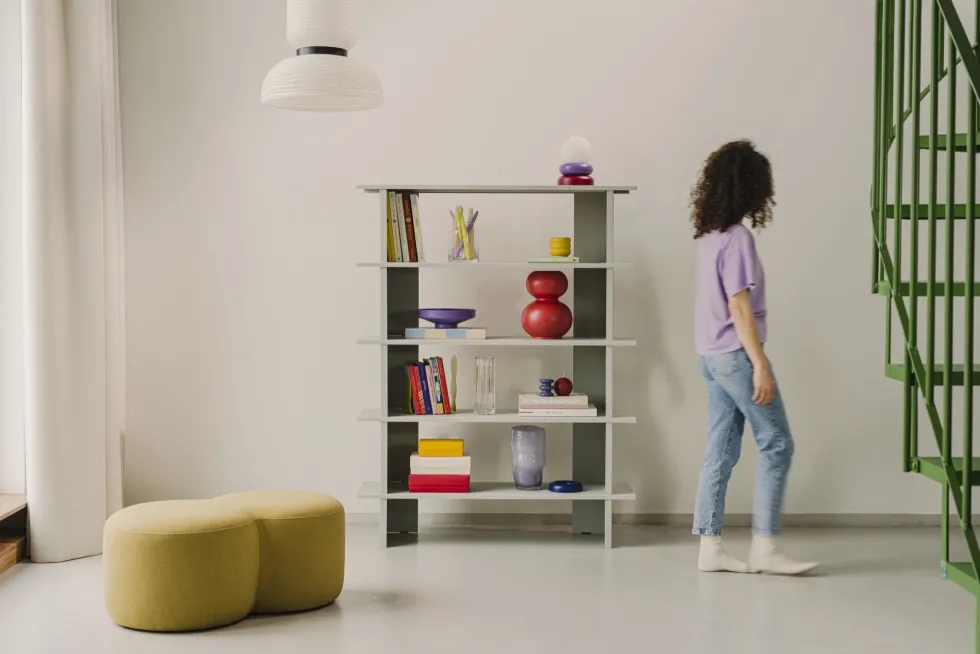 Bibliothèque en acier pebble grey 156cm Hes - noo.ma
