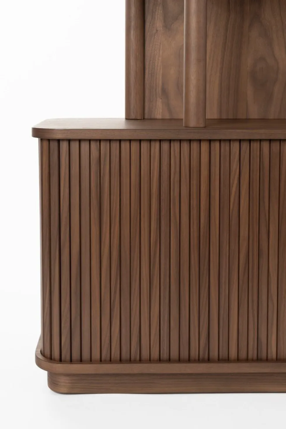Bibliothèque en bois de noyer 35x160x195cm Barbier - Zuiver