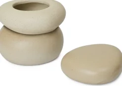 Boite en forme de galet en grès émaillé sable 14cm- Ferm Living