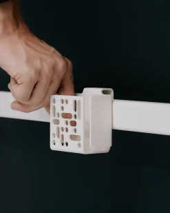 Boite télécommande pour support tv en acier blanc cassé Remote Box Mount - Pedestal
