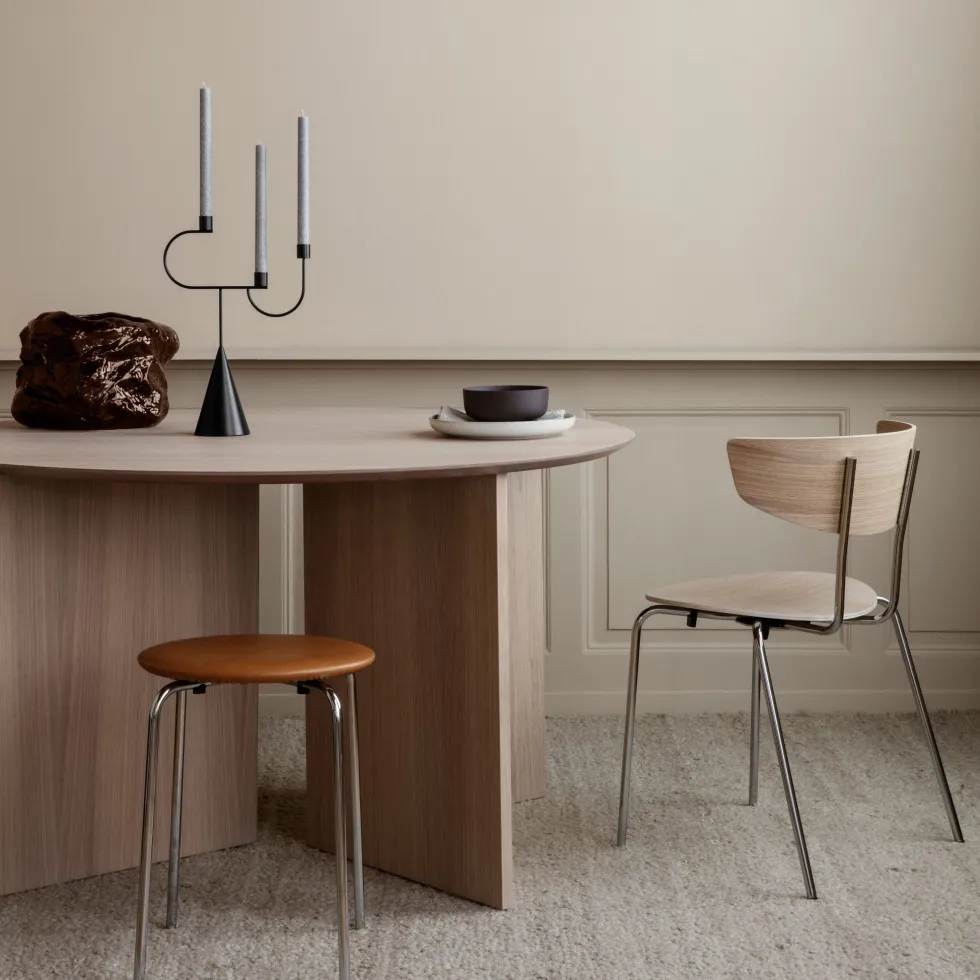 Bougeoir en métal noir Avant - Ferm Living