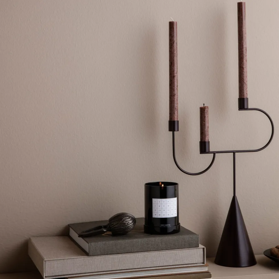 Bougeoir en métal noir Avant - Ferm Living