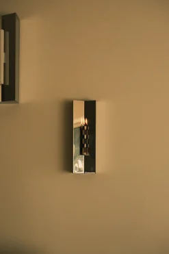 Bougeoir mural en acier poli effet miroir 40x13x7,2cm Arrow Candle - Violaine d'Harcourt