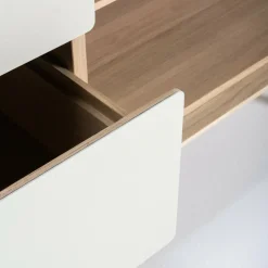 Buffet bas en chêne blanchi huilé et tiroirs en linoléum gris 45 x 150 cm Fina - Gazzda