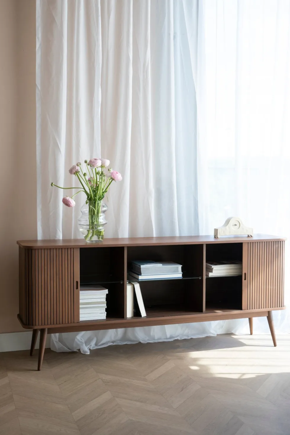 Buffet en bois de noyer 180x40x75cm Barbier - Zuiver