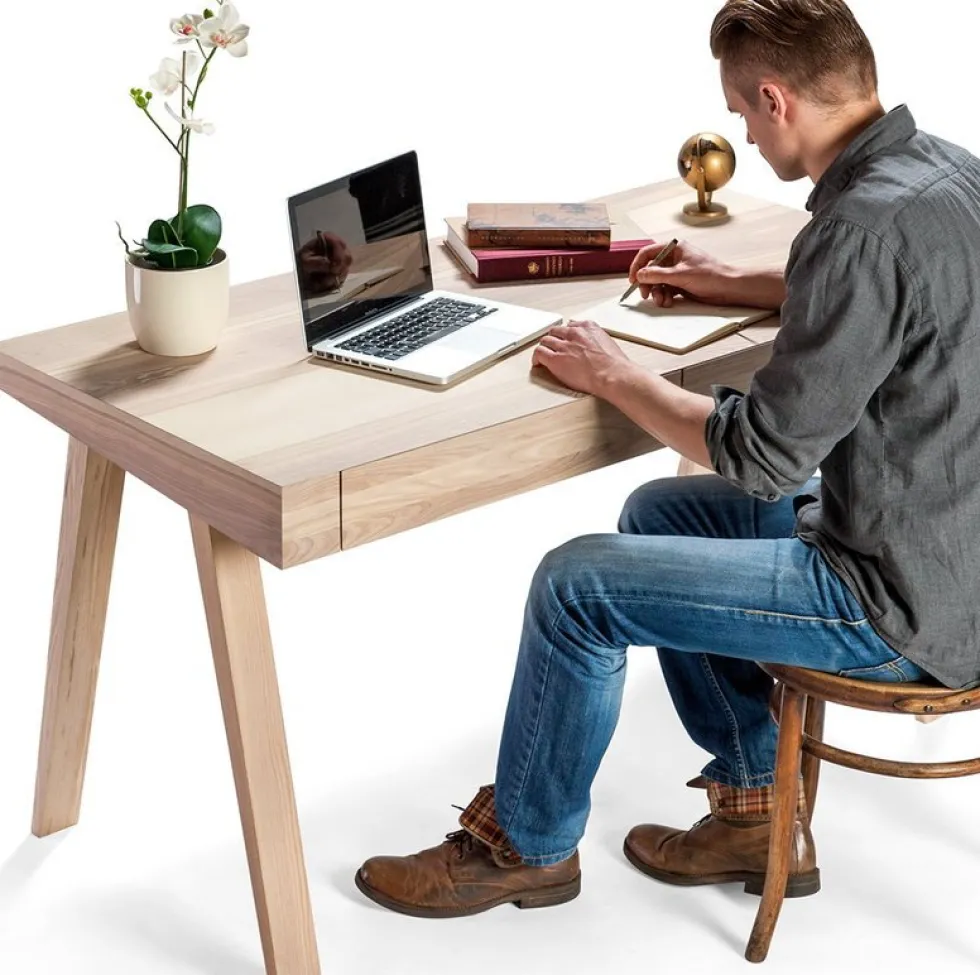 Bureau en bois lituanien 140 cm 4.9 Drawers - Emko
