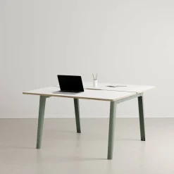 Bureau open-space en stratifié blanc 130 x 140 cm piètements gris eucalyptus New Modern - Tiptoe