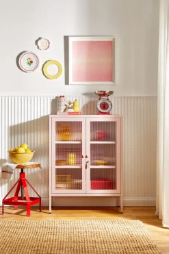 Cabinet en acier rose blush et verre cannelé 74x40x100cm The Mixer - Mustard Made