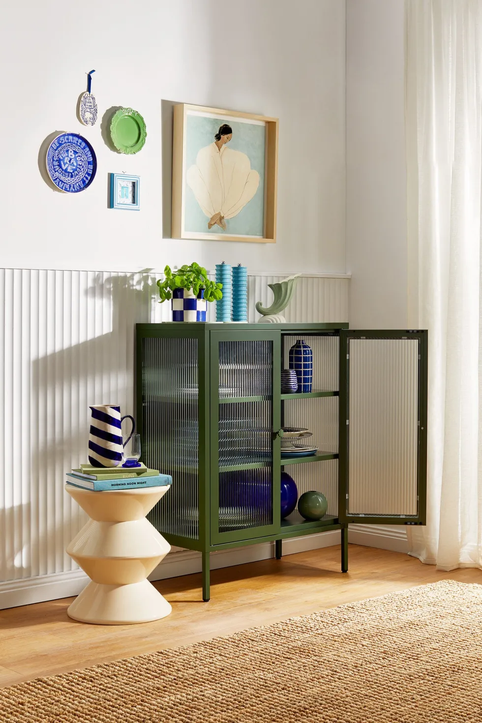 Cabinet en acier vert olive et verre cannelé 74x40x100cm The Mixer - Mustard Made