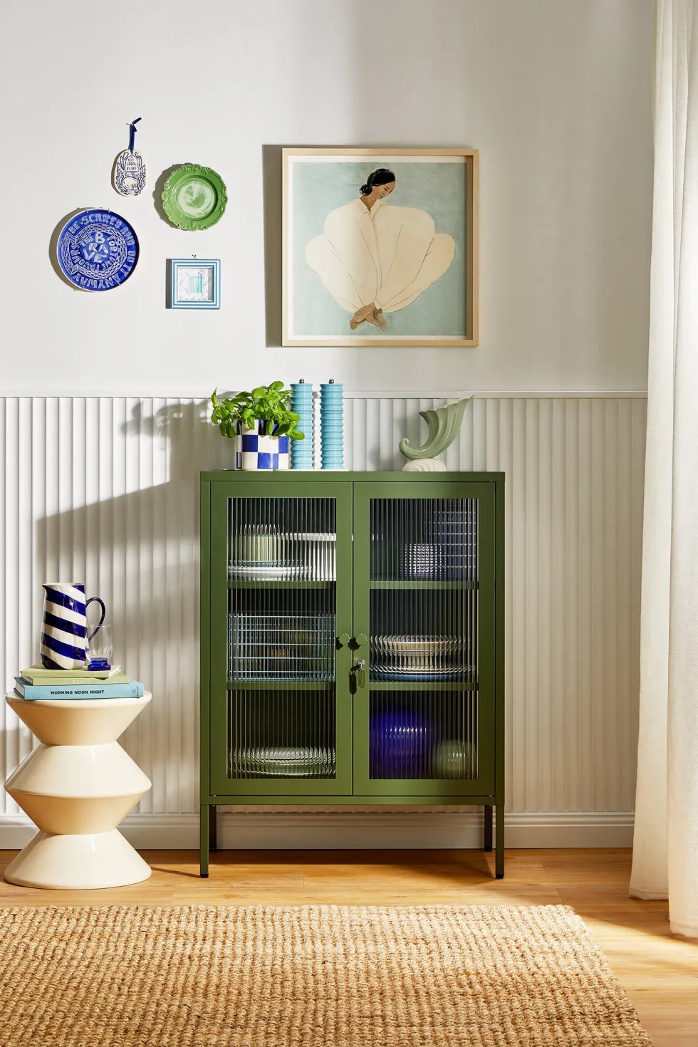 Cabinet en acier vert olive et verre cannelé 74x40x100cm The Mixer - Mustard Made