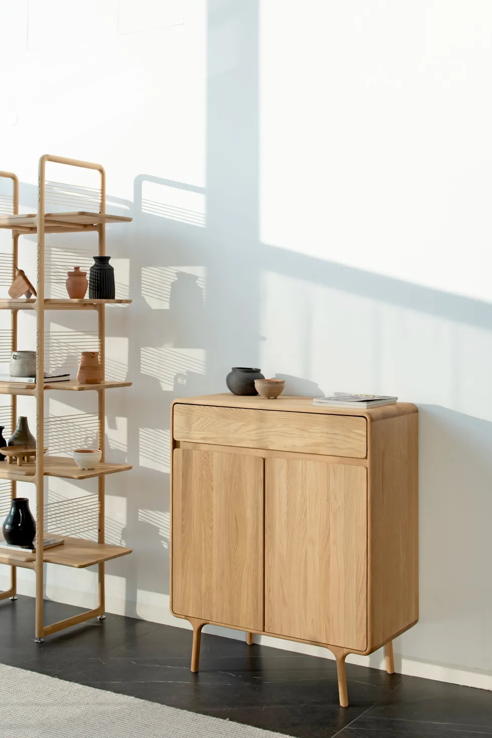 Cabinet en bois de chêne 90x45x10cm Fawn - Gazzda