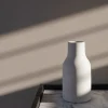 Cabinet plaqué chêne cognac et marbre blanc carrara brossé Forst - Un’common