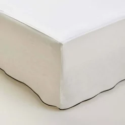 Cache Sommier Beige Clair Et Bourdon Noir 140 x 200 cm Carlina - Madura