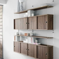Caisson 2 portes coulissantes en noyer 78 x 20 x 37 cm - String furniture