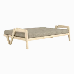 Canapé convertible en pin avec son matelas futon warm sand Grab - Karup Design