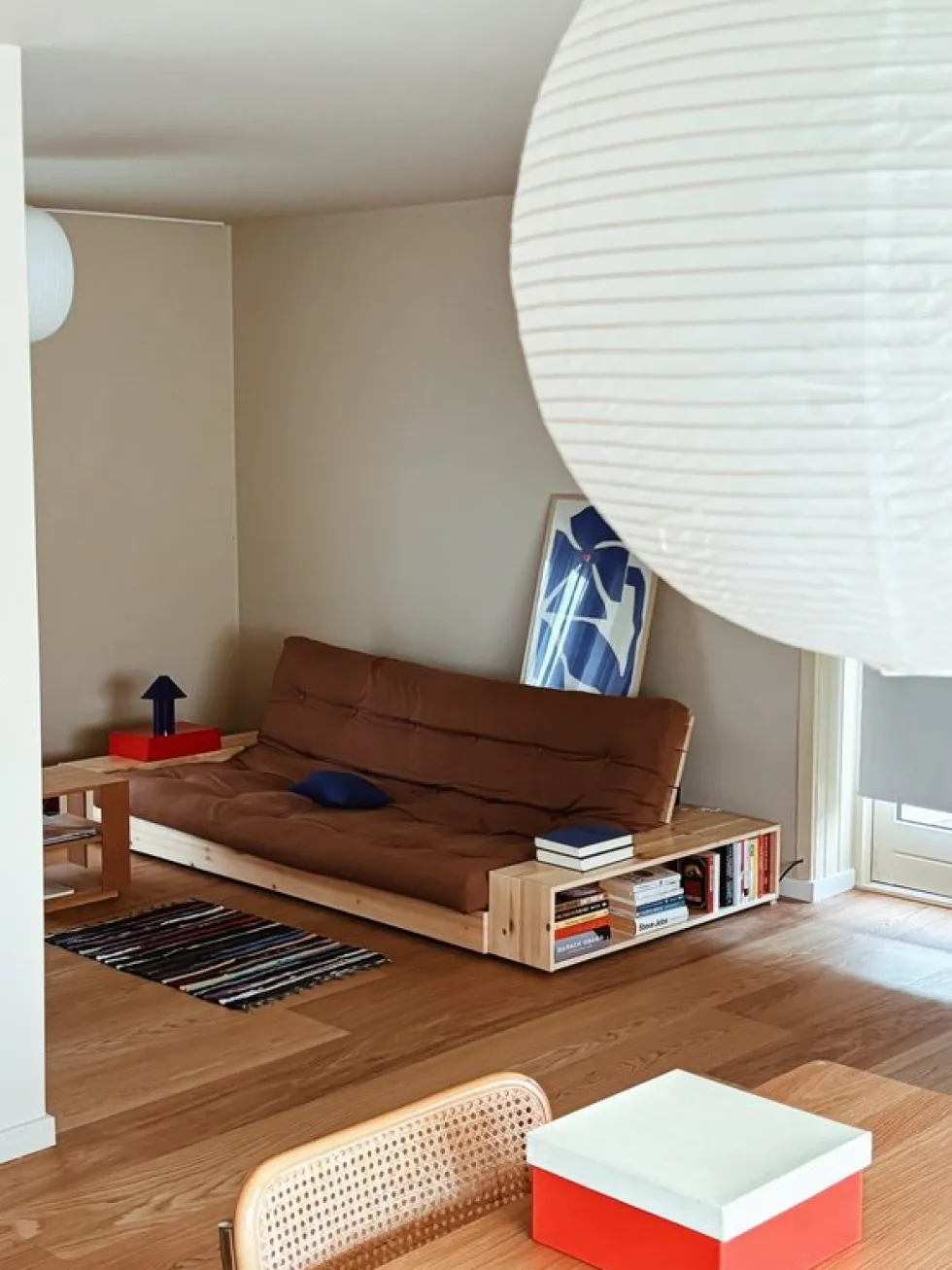 Canapé convertible en pin 244x166cm avec son futon sand et ses deux rangements Base - Karup Design