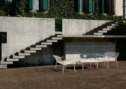 Canapé de jardin avec dossier et accoudoirs en acier vert bronze Thorvald SC110 - &tradition