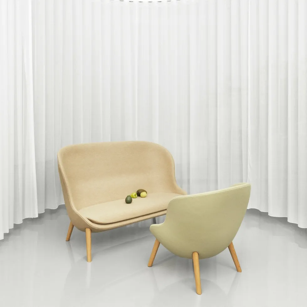Canapé en chêne et tissu beige 168 cm Hyg - Normann Copenhagen