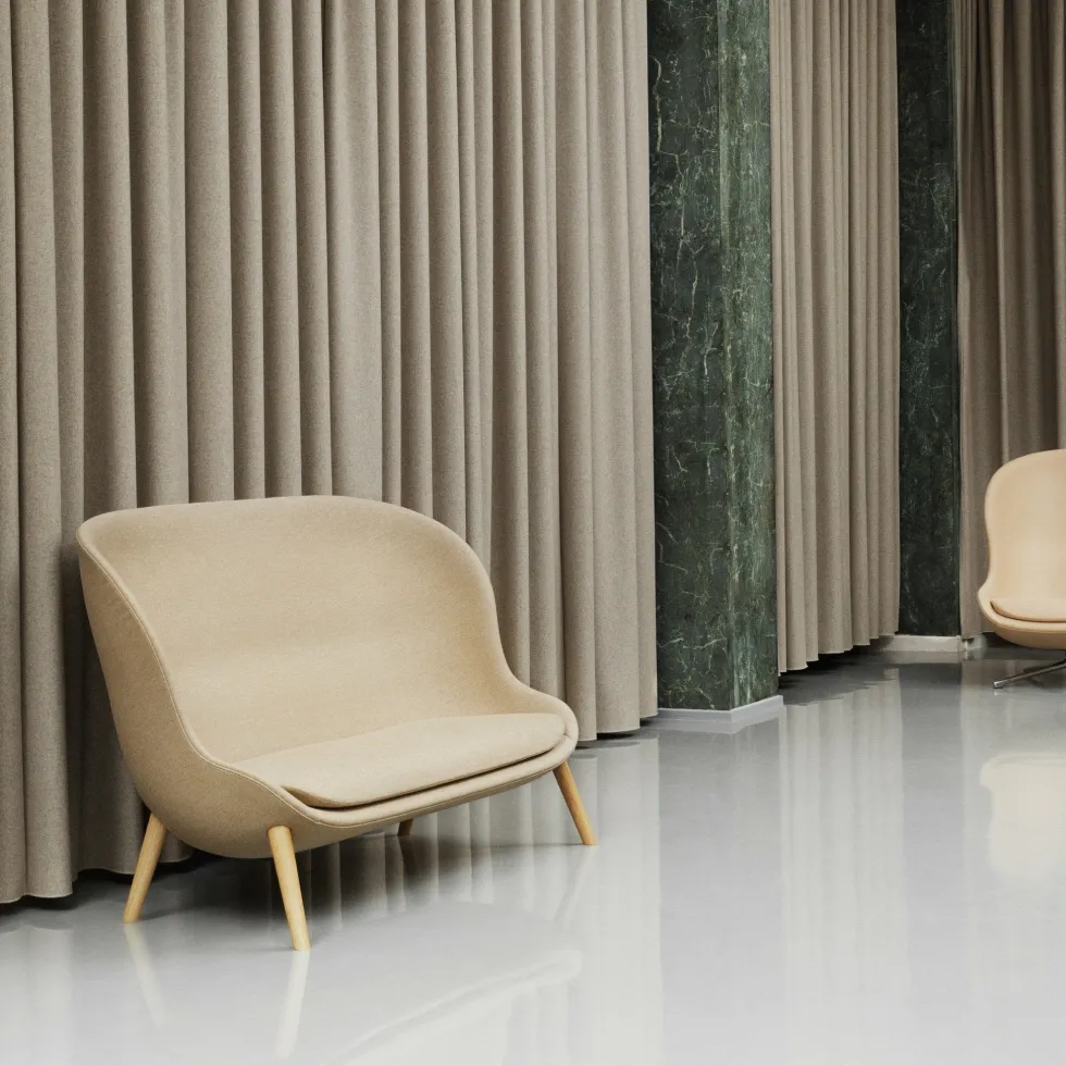 Canapé en chêne et tissu beige 168 cm Hyg - Normann Copenhagen