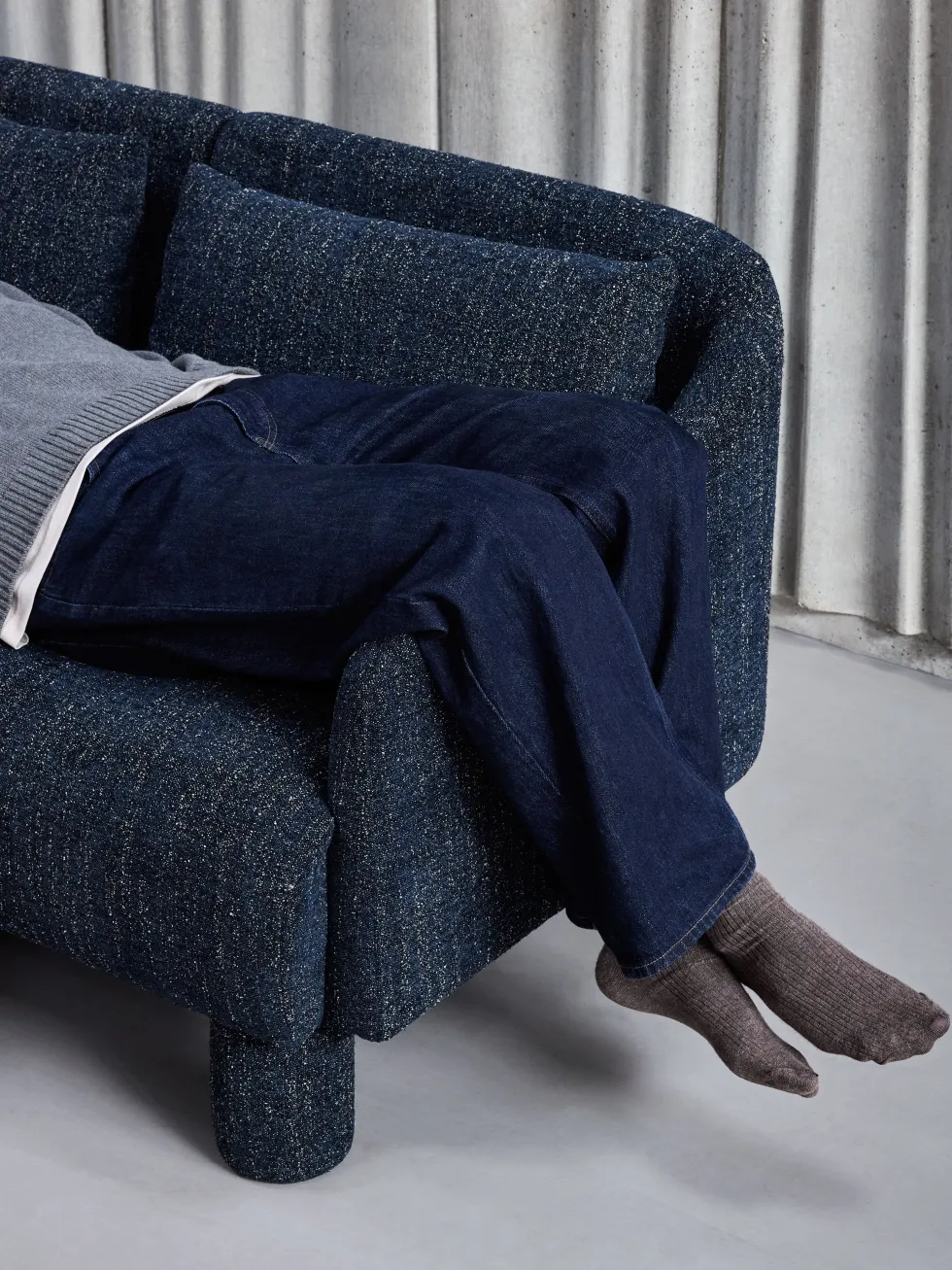 Canapé en tissu bleu foncé 224x83xH74 Elegance - Hübsch