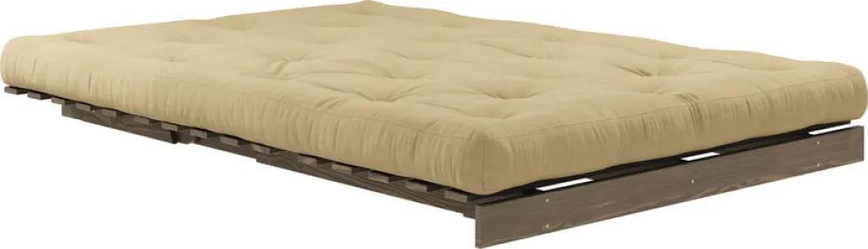 Canapé-lit en pin carob brown et tissu beige blé 140 x 200 cm Roots - Karup Design