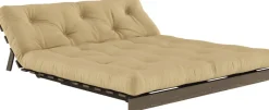 Canapé-lit en pin carob brown et tissu beige blé 160 x 200 cm Roots - Karup Design