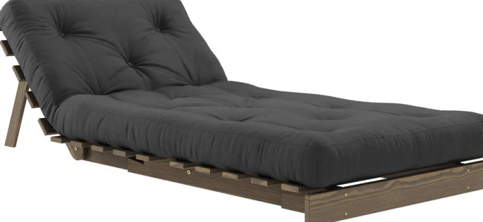 Canapé-lit en pin carob brown et tissu gris foncé 90 x 200 cm Roots - Karup Design