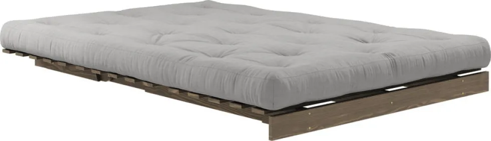 Canapé-lit en pin carob brown et tissu gris 140 x 200 cm Roots - Karup Design