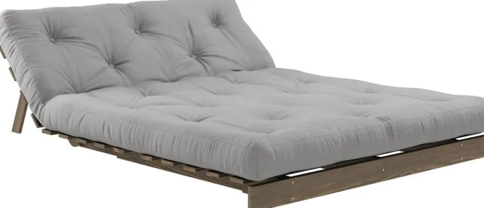 Canapé-lit en pin carob brown et tissu gris 140 x 200 cm Roots - Karup Design