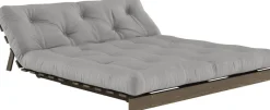 Canapé-lit en pin carob brown et tissu gris 160 x 200 cm Roots - Karup Design