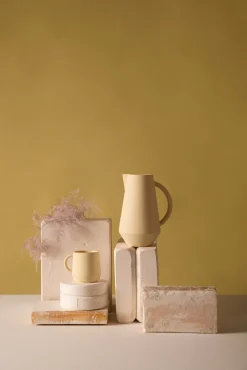 Carafe en céramique jaune Unison - Schneid Studio