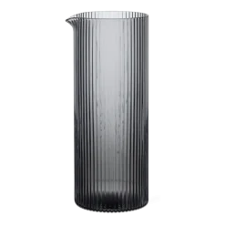 Carafe en verre gris fumé 6,4x16cm Ripple - Ferm Living