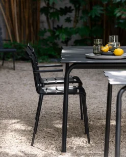Chaise avec accoudoirs de jardin en métal noir 56x55x82cm - valerie_objects