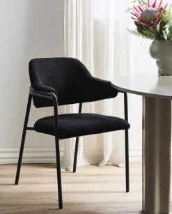 Chaise avec accoudoirs en acier et tissu noir 56x84cm Albert - Nordal