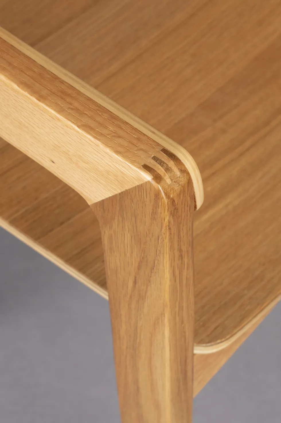 Chaise avec accoudoirs en bois de chêne Westlake - Dutchbone