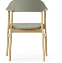 Chaise avec accoudoirs en chêne et cuir vert Herit Spectrum Leather Dusty vert - Normann Copenhagen