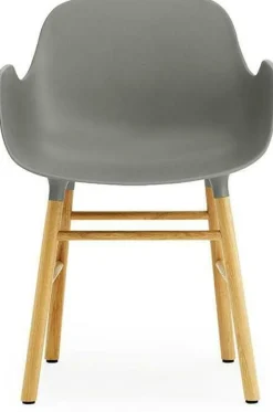 Chaise avec accoudoirs en chêne naturel et pp gris Form - Normann Copenhagen